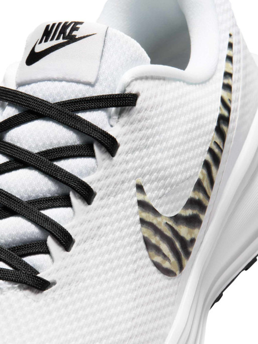 NIKE Обувки W REVOLUTION 8