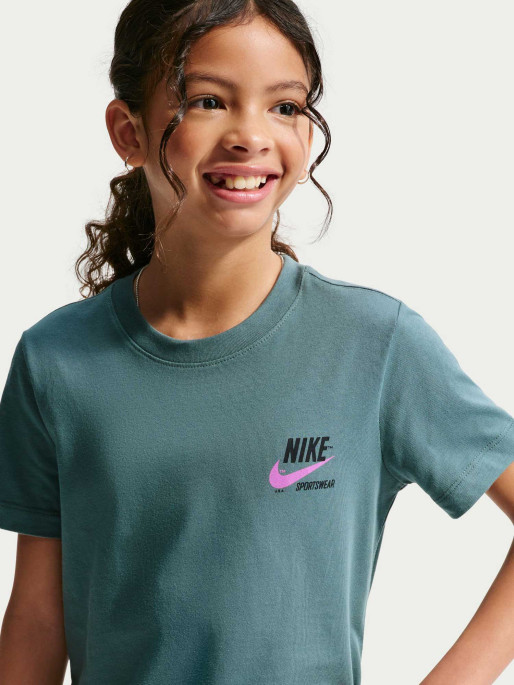 NIKE