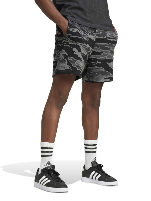 ADIDAS SPORTSWEAR Pantaloni scurti Seasonal Essentials Camo