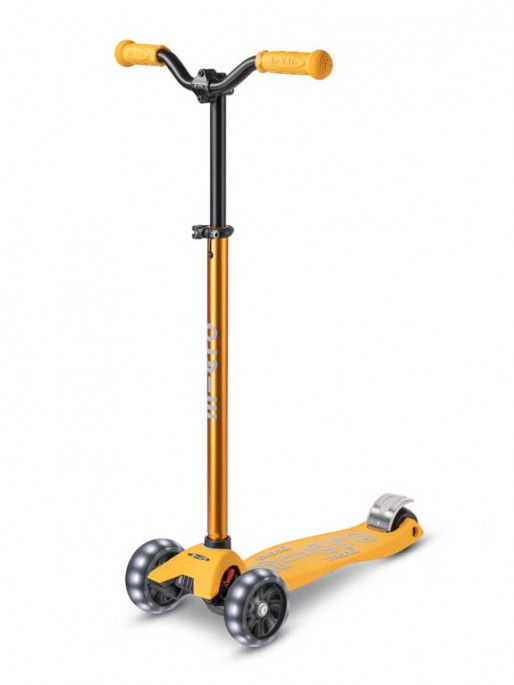 MICRO Maxi Deluxe Pro LED Scooter