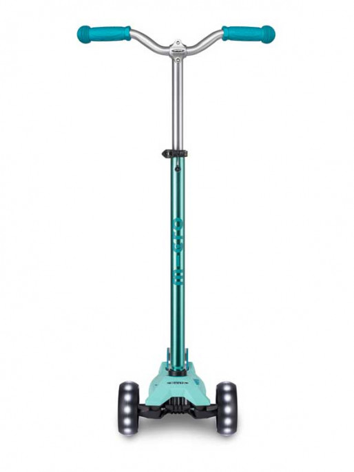 MICRO Maxi Deluxe Pro LED Scooter