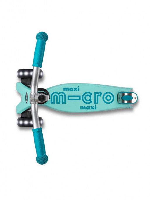 MICRO Maxi Deluxe Pro LED Scooter