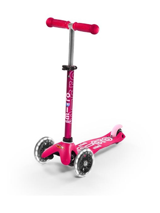 MICRO Mini Deluxe LED Scooter