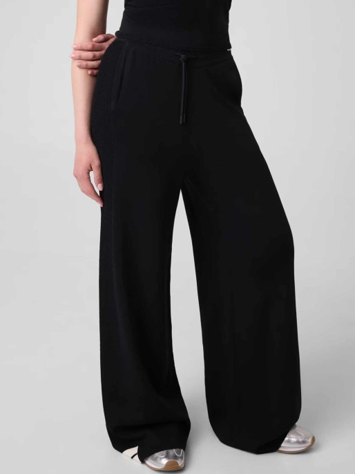GUESS Спортно долнище GABRY STRAIGHT PANT