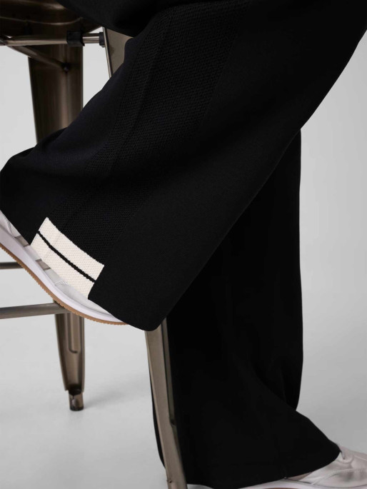 GUESS Спортно долнище GABRY STRAIGHT PANT