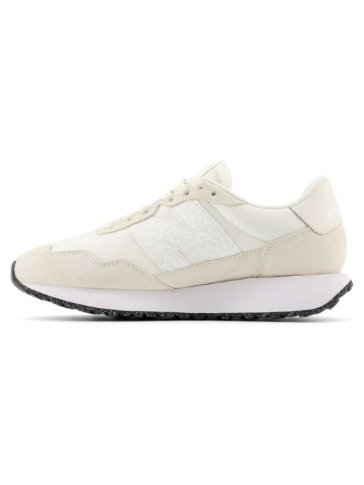 NEW BALANCE Обувки 237