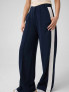 GUESS Спортно долнище PHOEBE WIDE LEG PANT