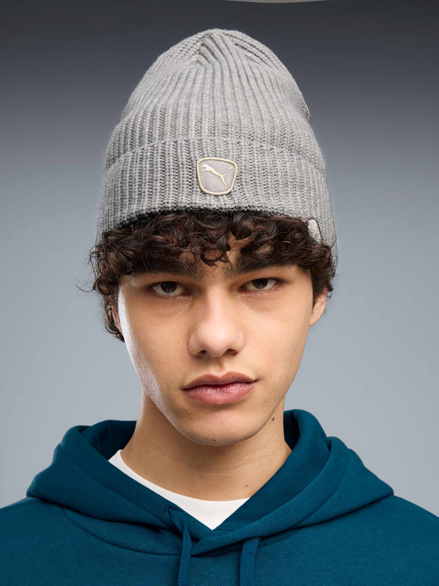 PUMA Шапка ESS PATCH Mid Crown Beanie
