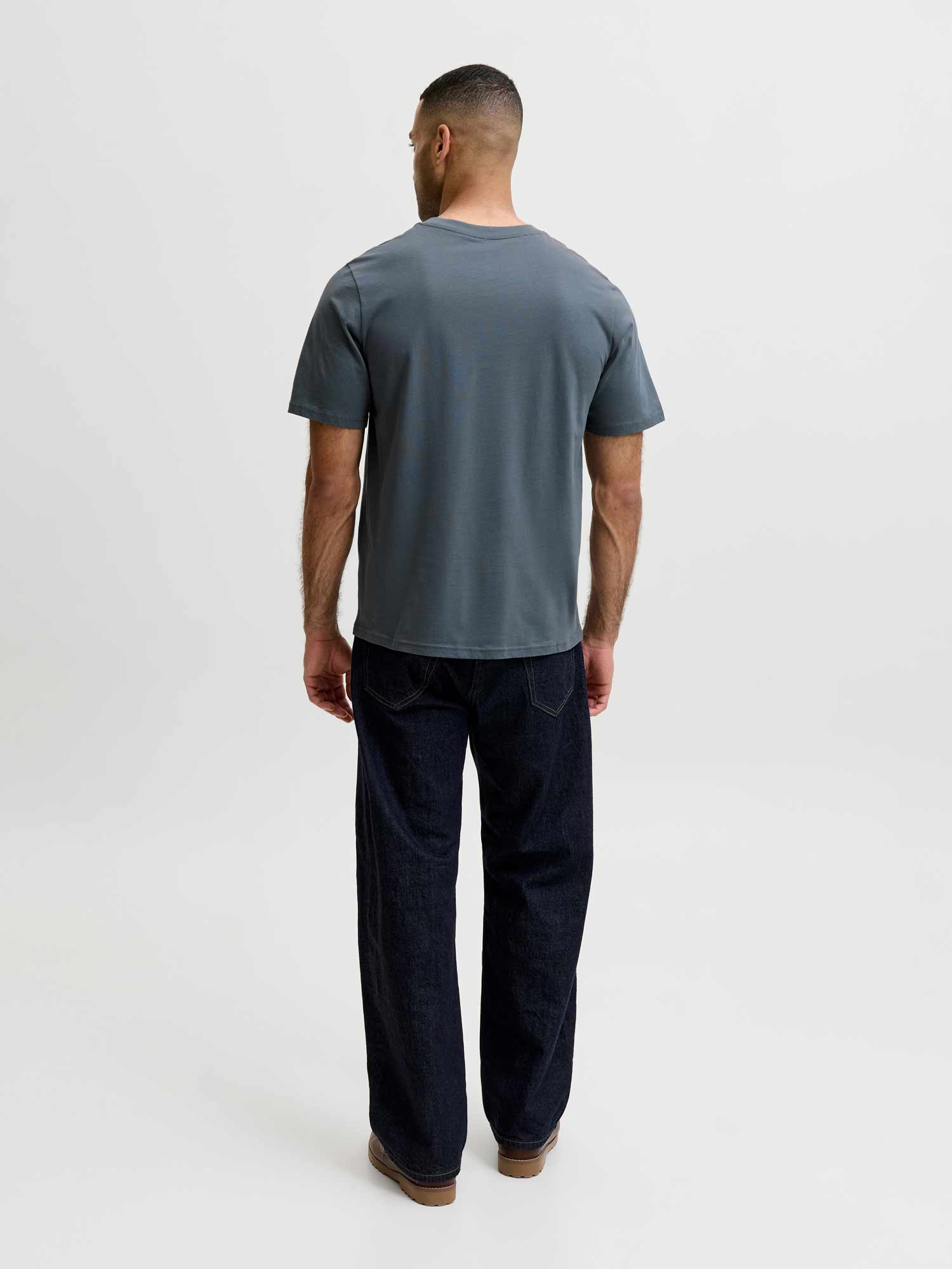 JACK AND JONES