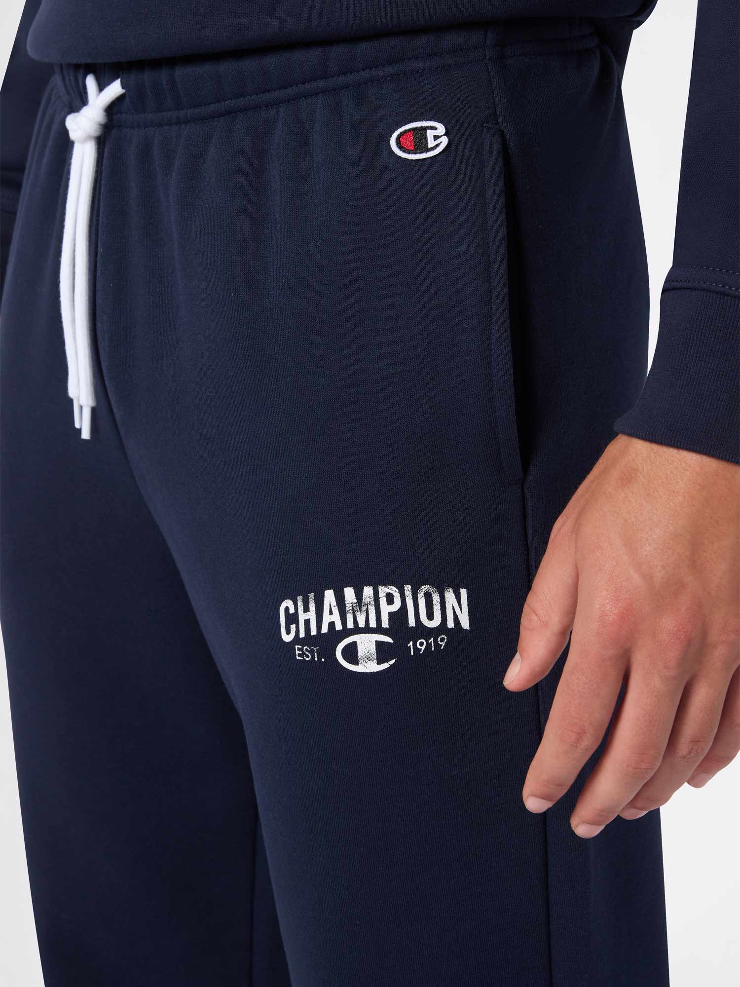 CHAMPION