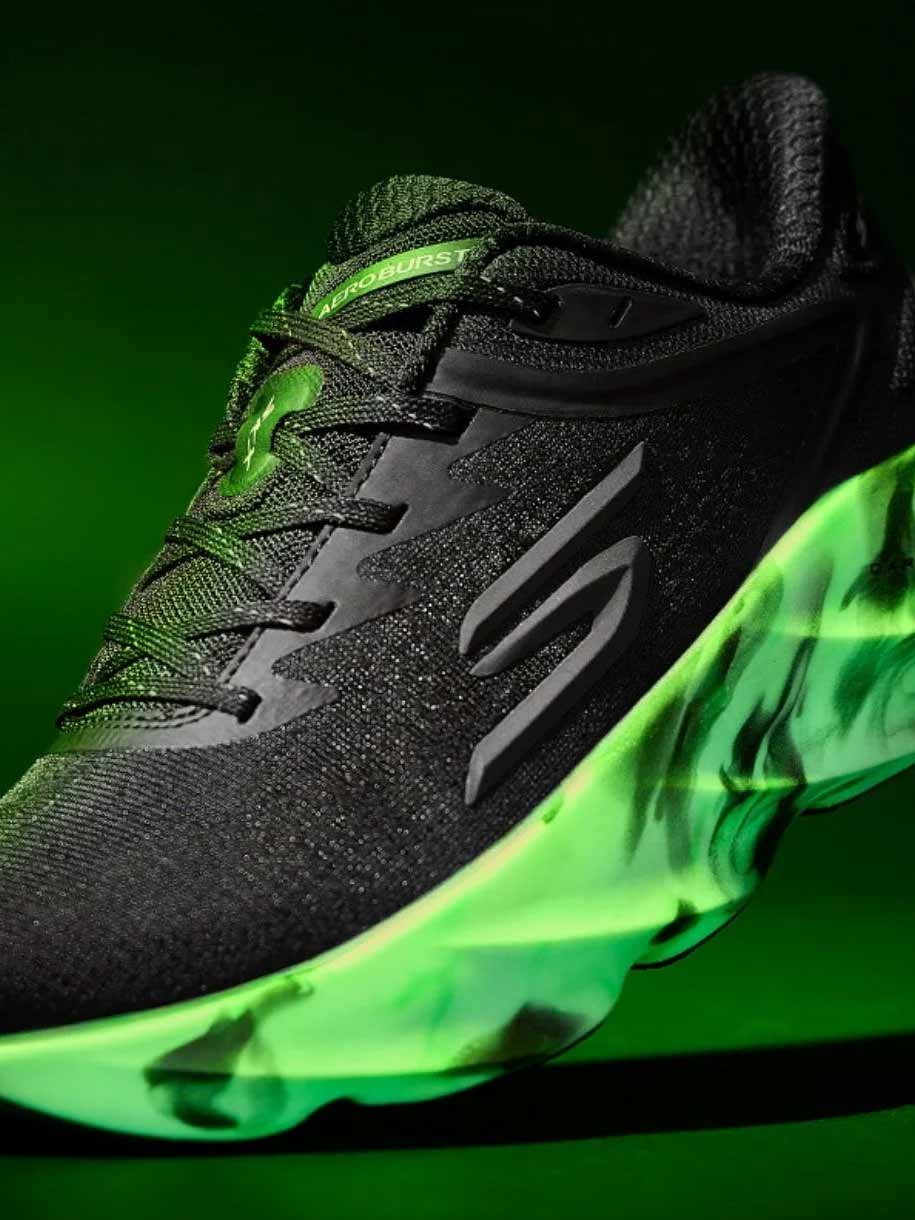 SKECHERS