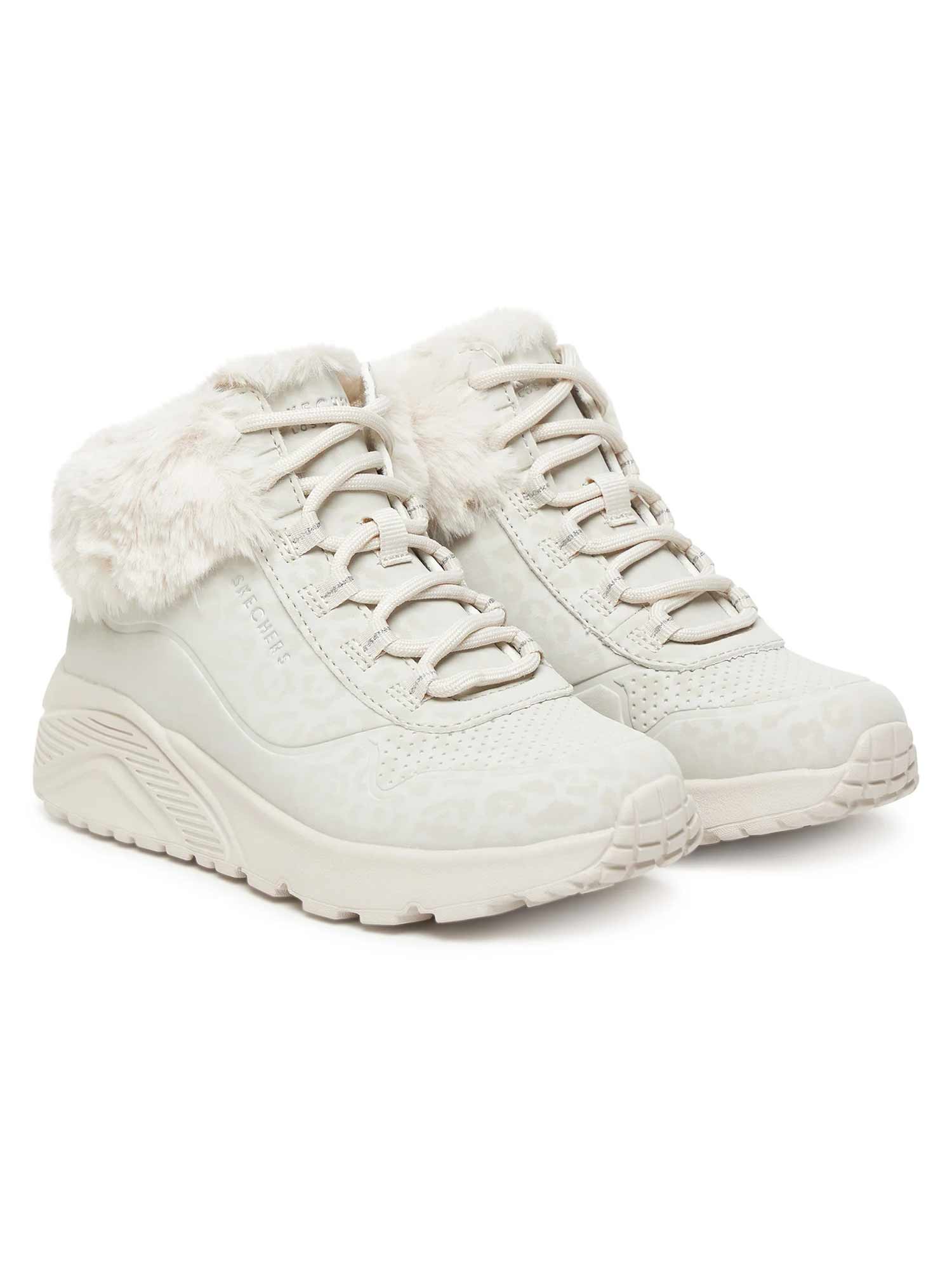 SKECHERS