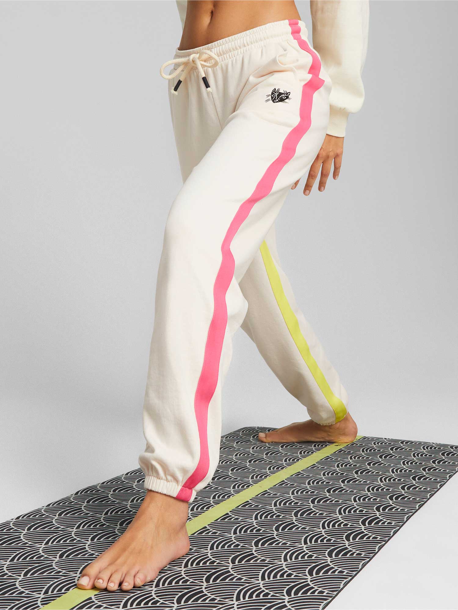 Pantaloni sport Lemlem Jogger