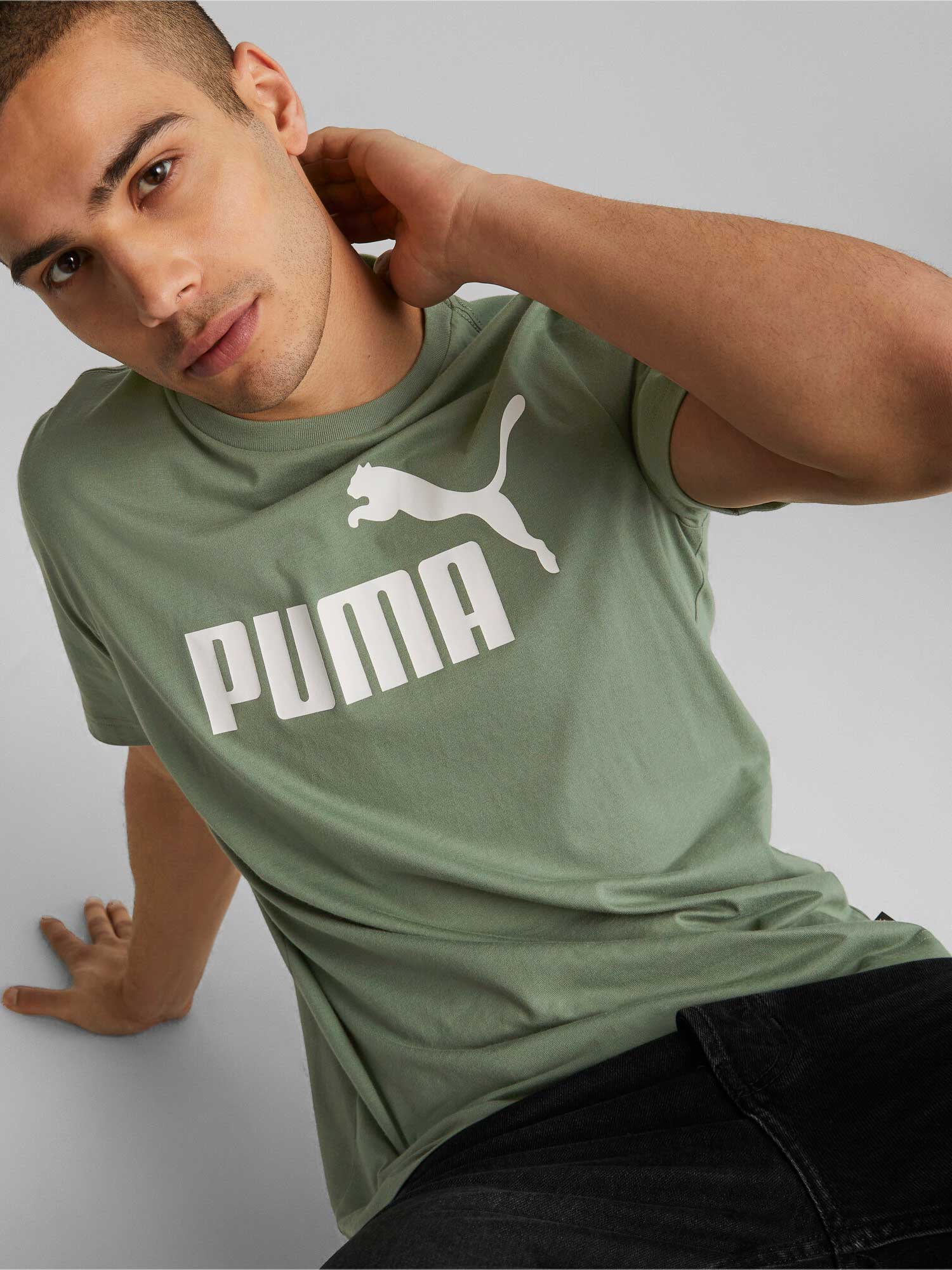 Tricou Ess Logo (s)