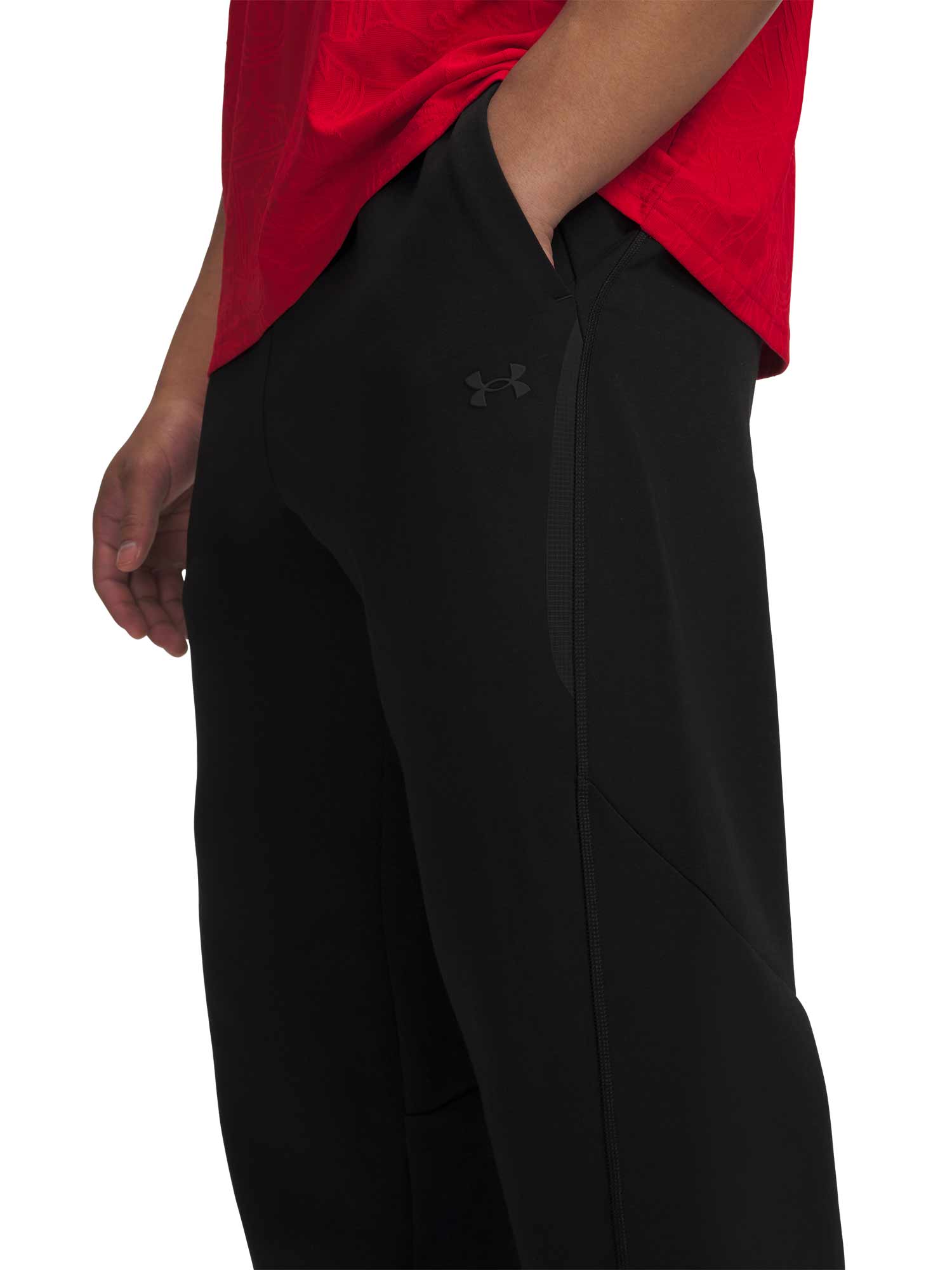UNDER ARMOUR