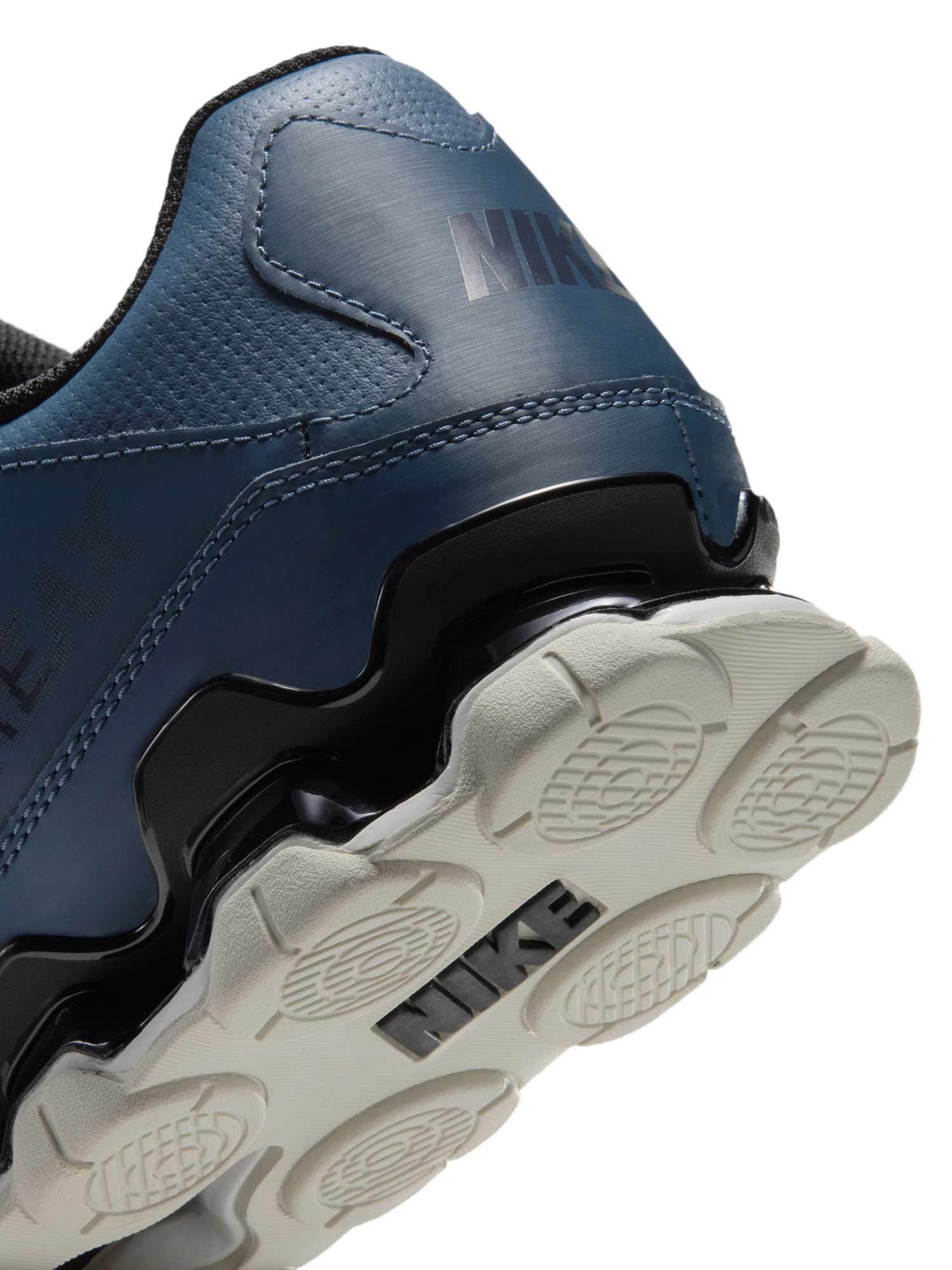 NIKE Обувки REAX 8 TR MESH