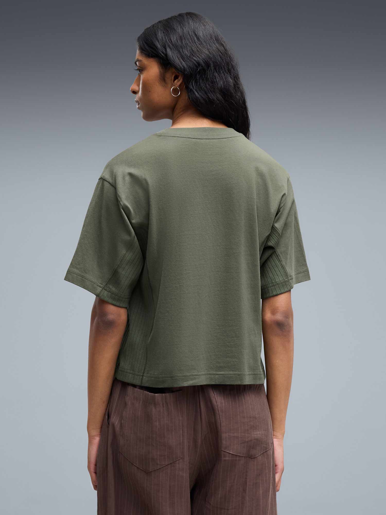 PUMA Тениска HER Relaxed Tee