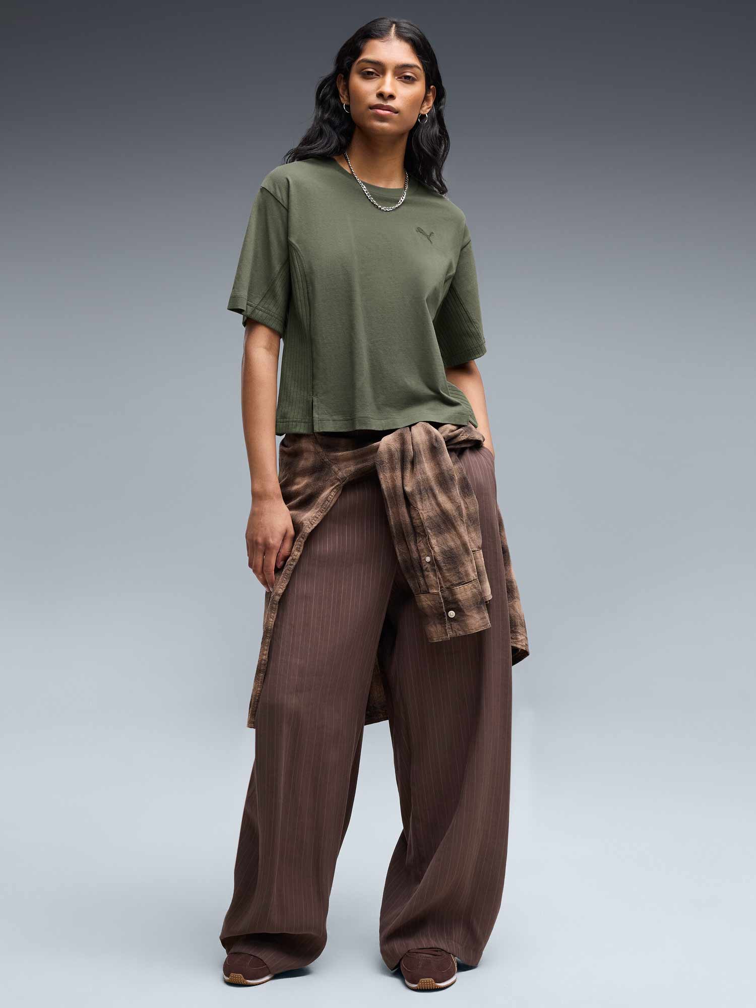PUMA Тениска HER Relaxed Tee