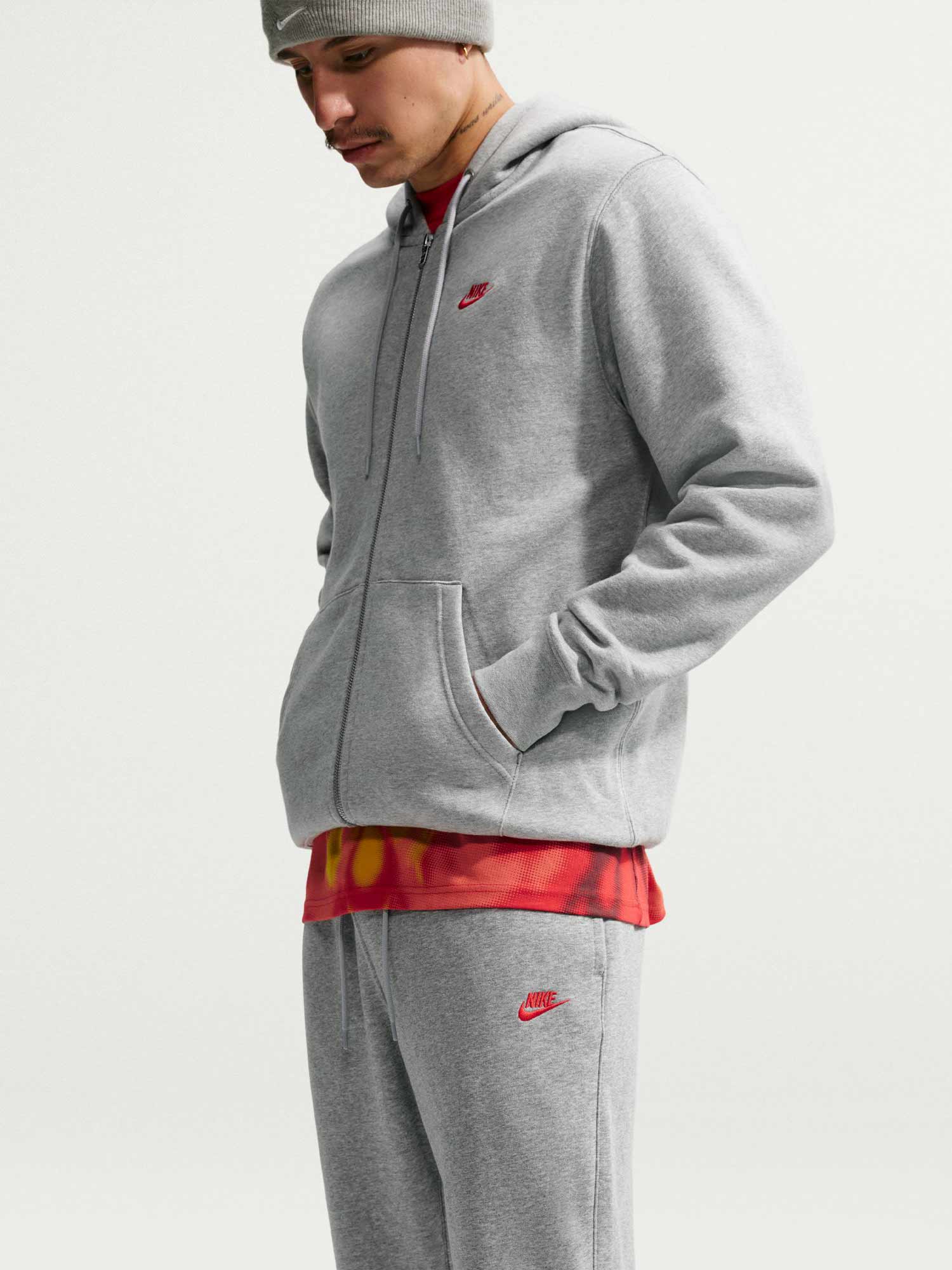 NIKE