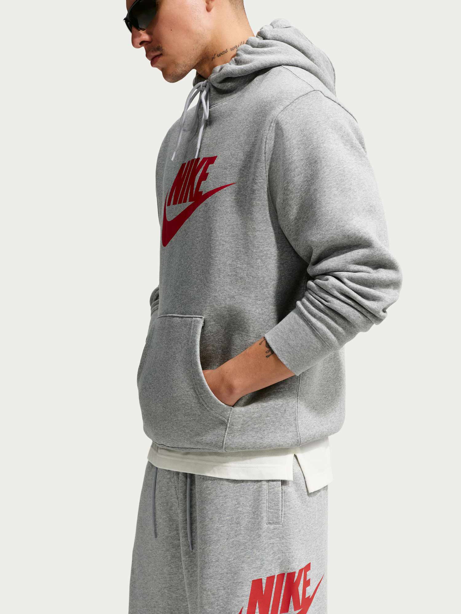 NIKE