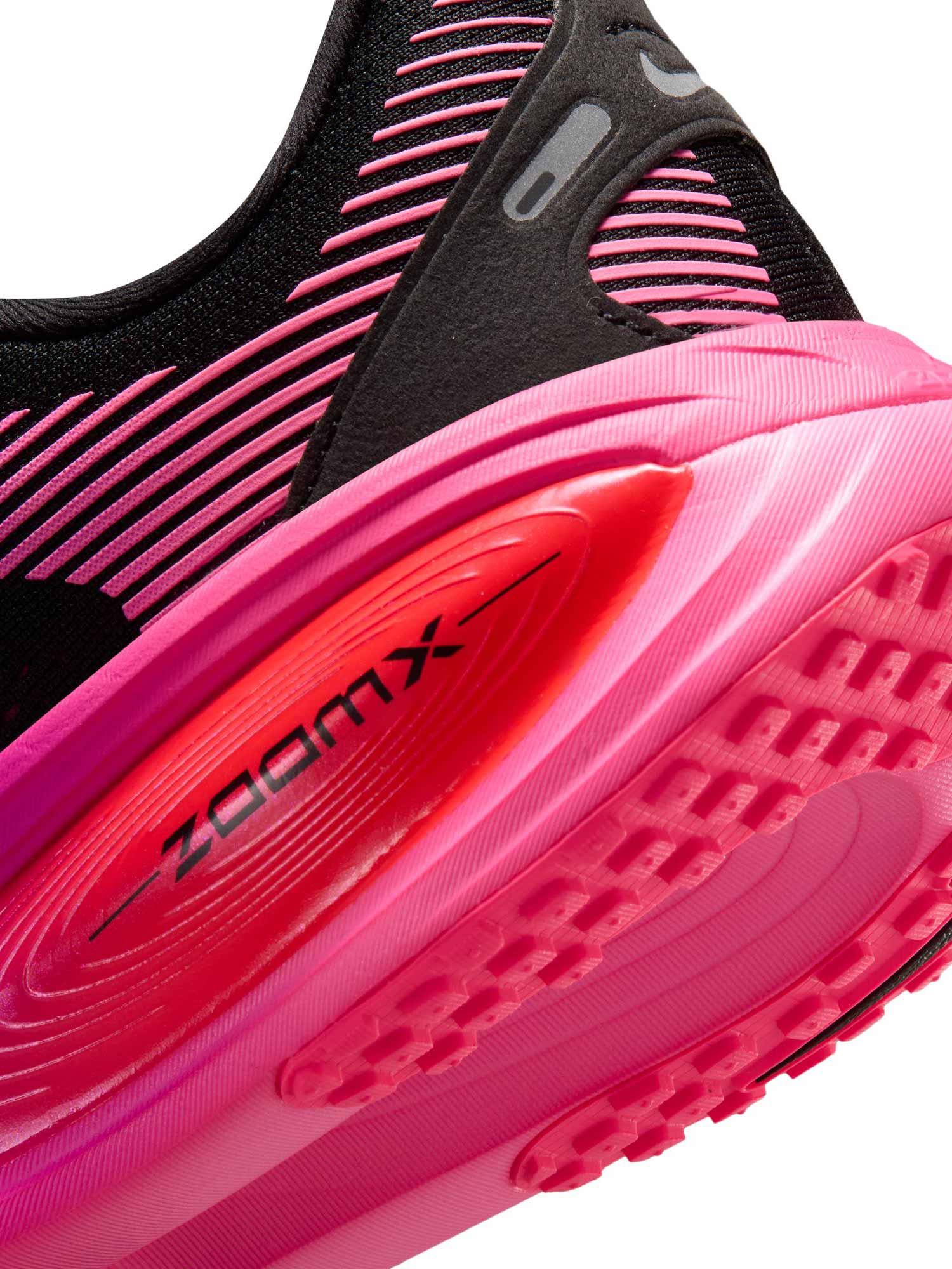 NIKE Обувки W VOMERO 18