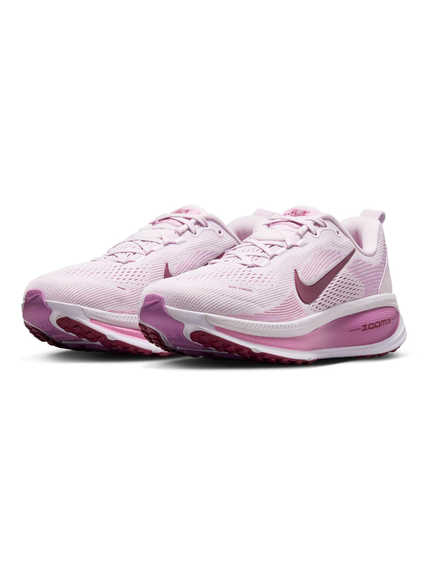 NIKE Обувки W VOMERO 18