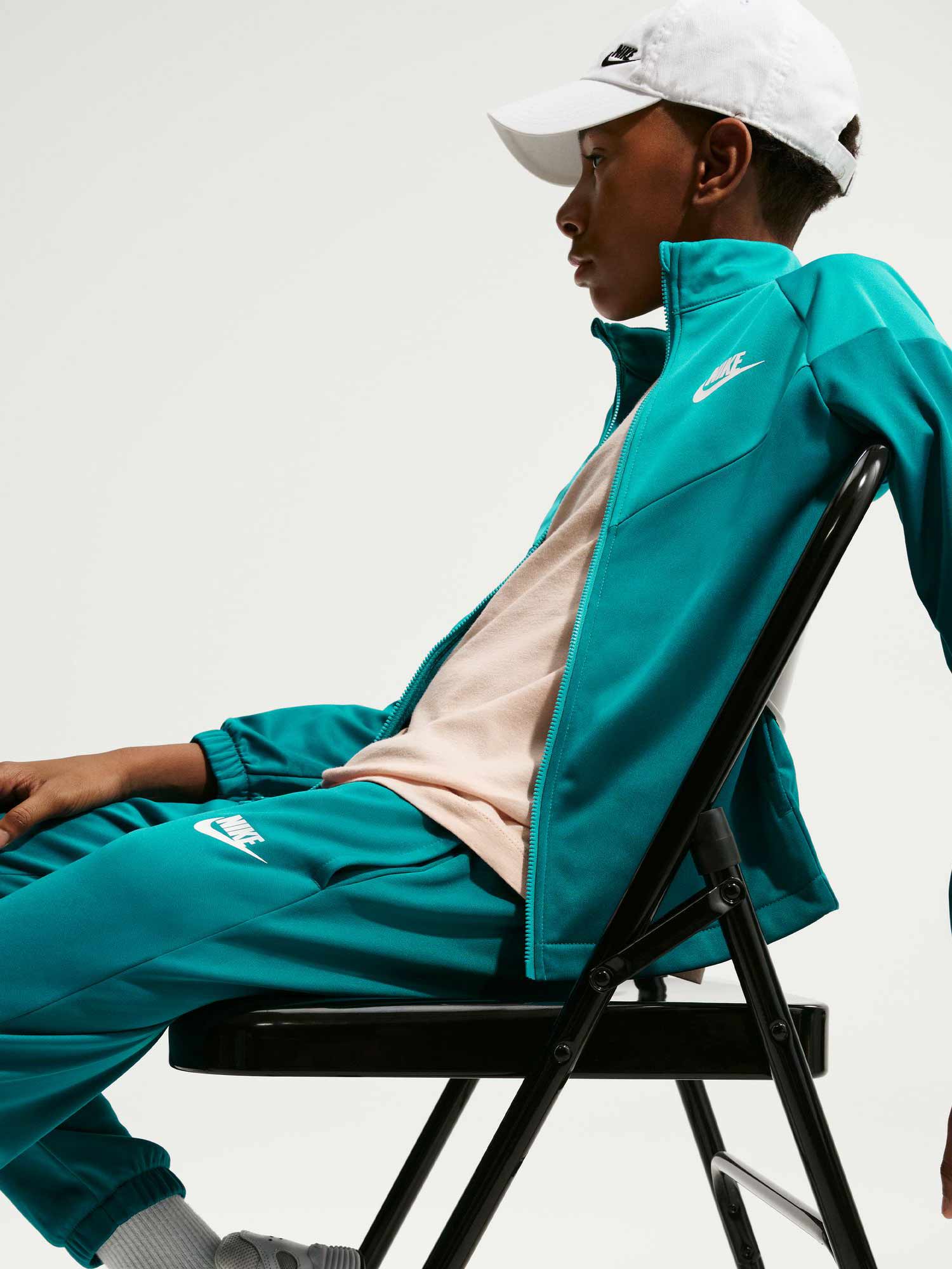 NIKE