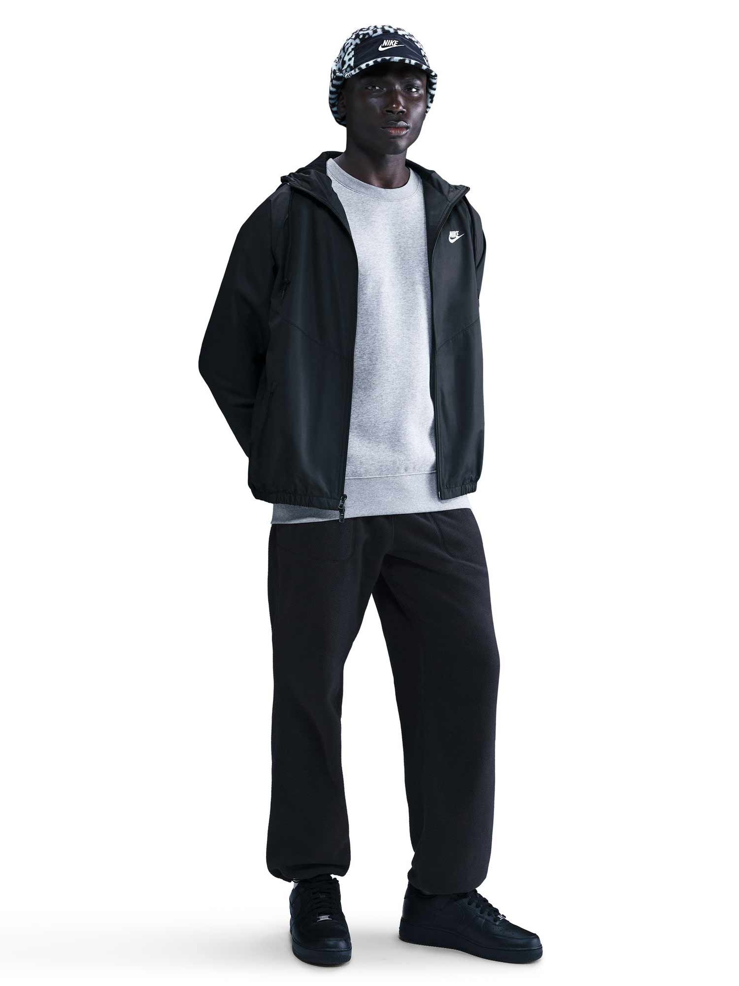 NIKE