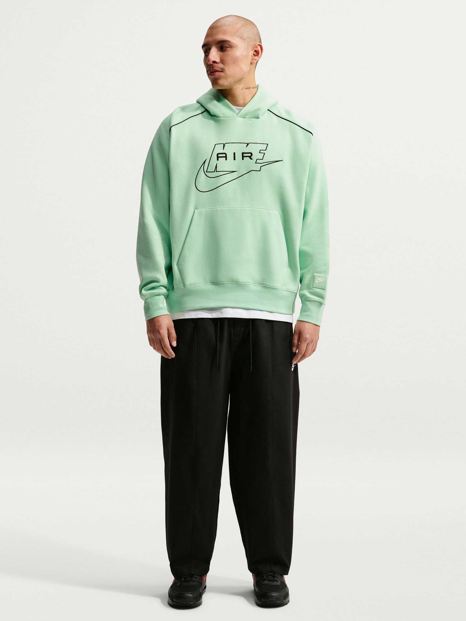 NIKE