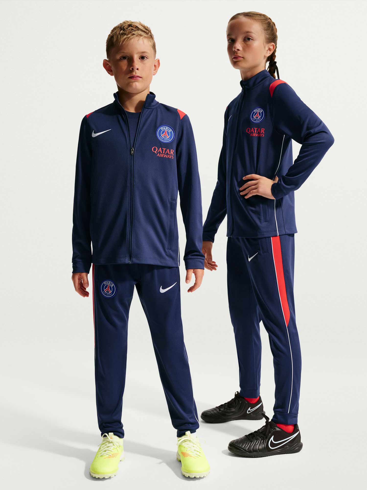 NIKE
