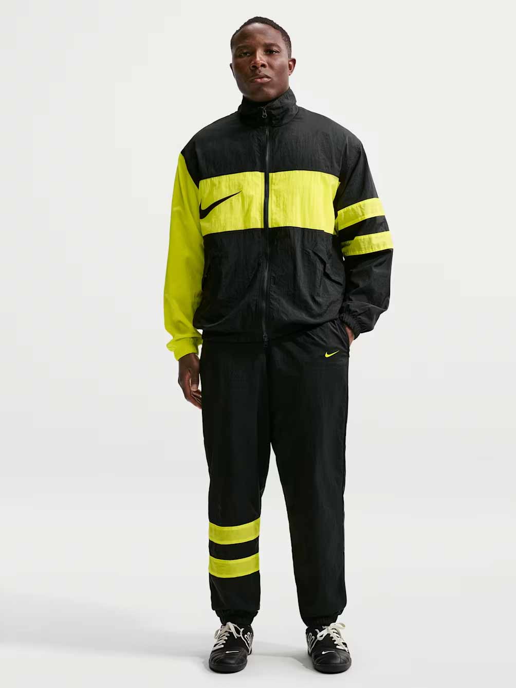 NIKE