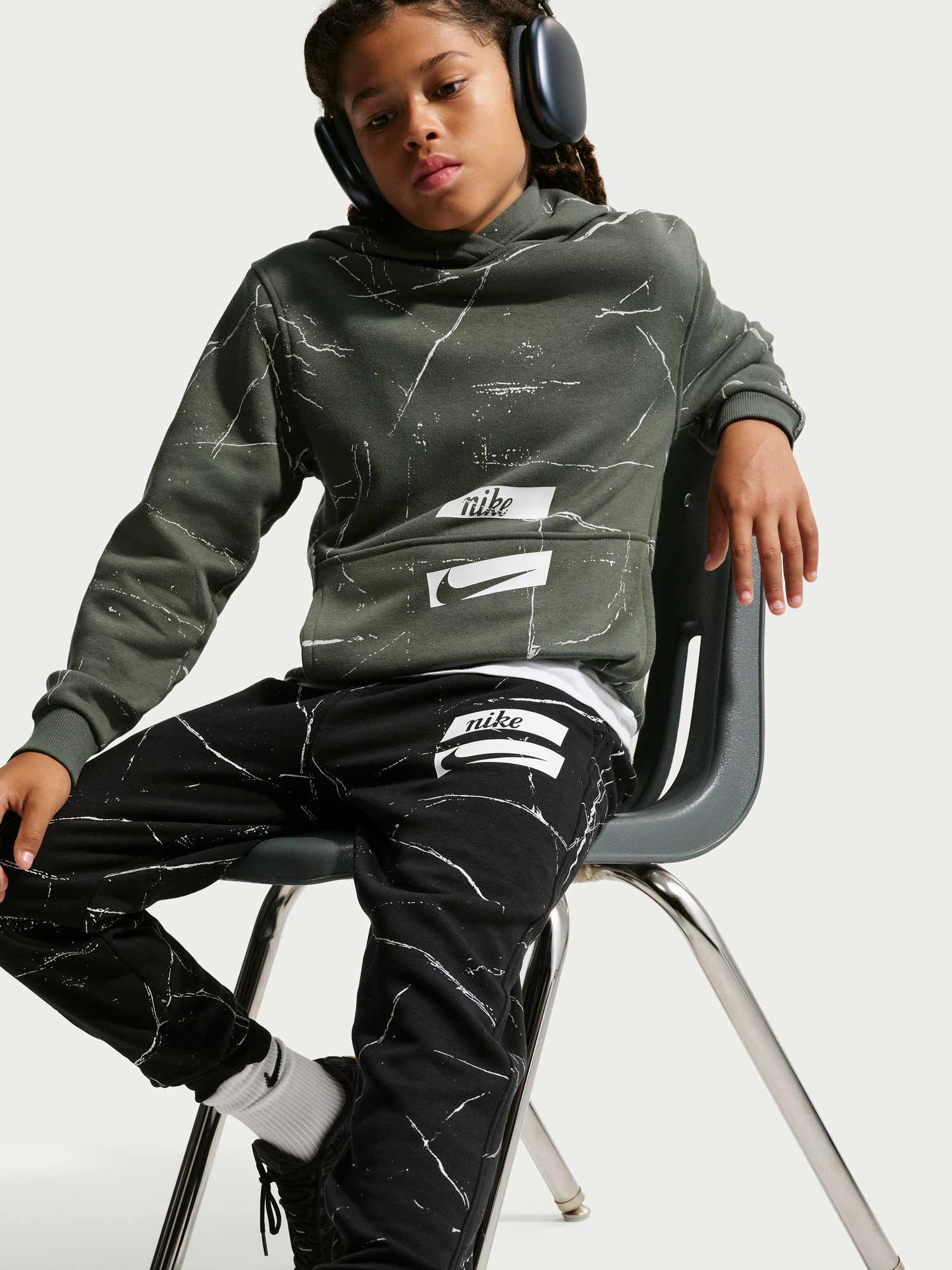 NIKE