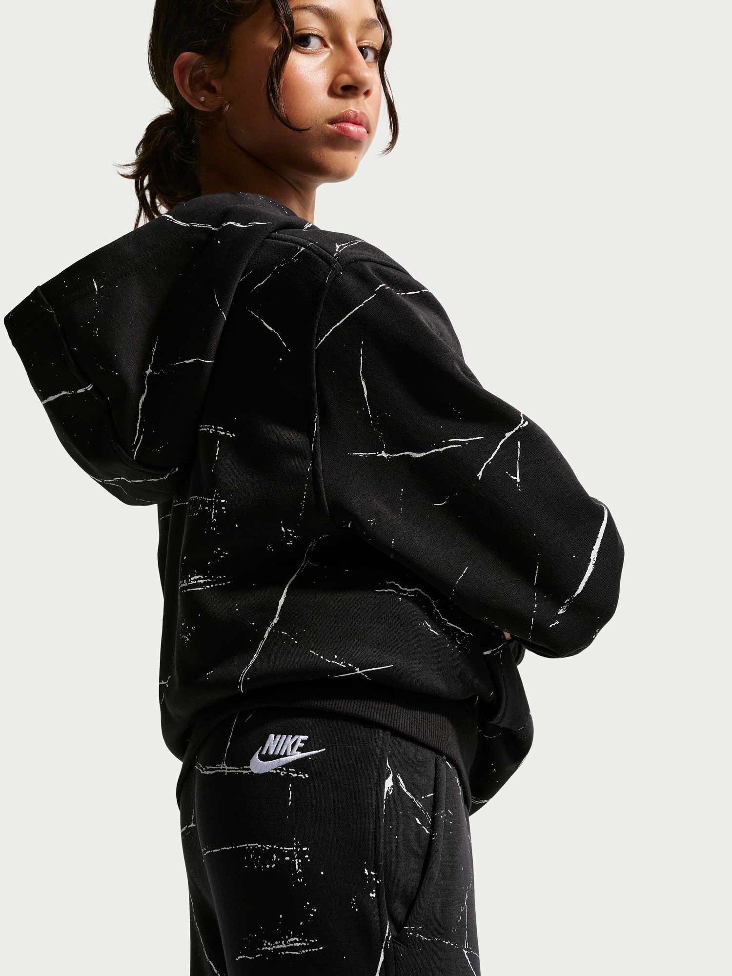 NIKE