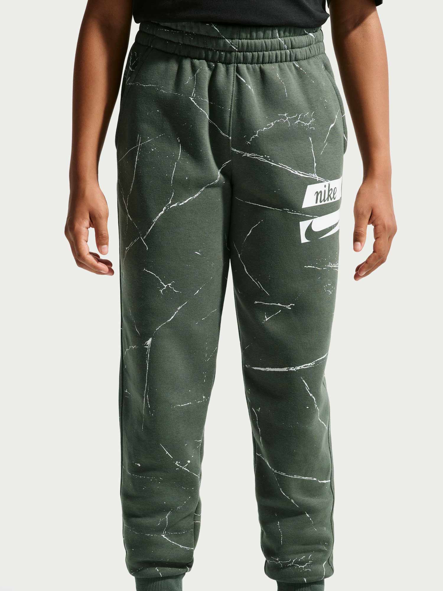 NIKE