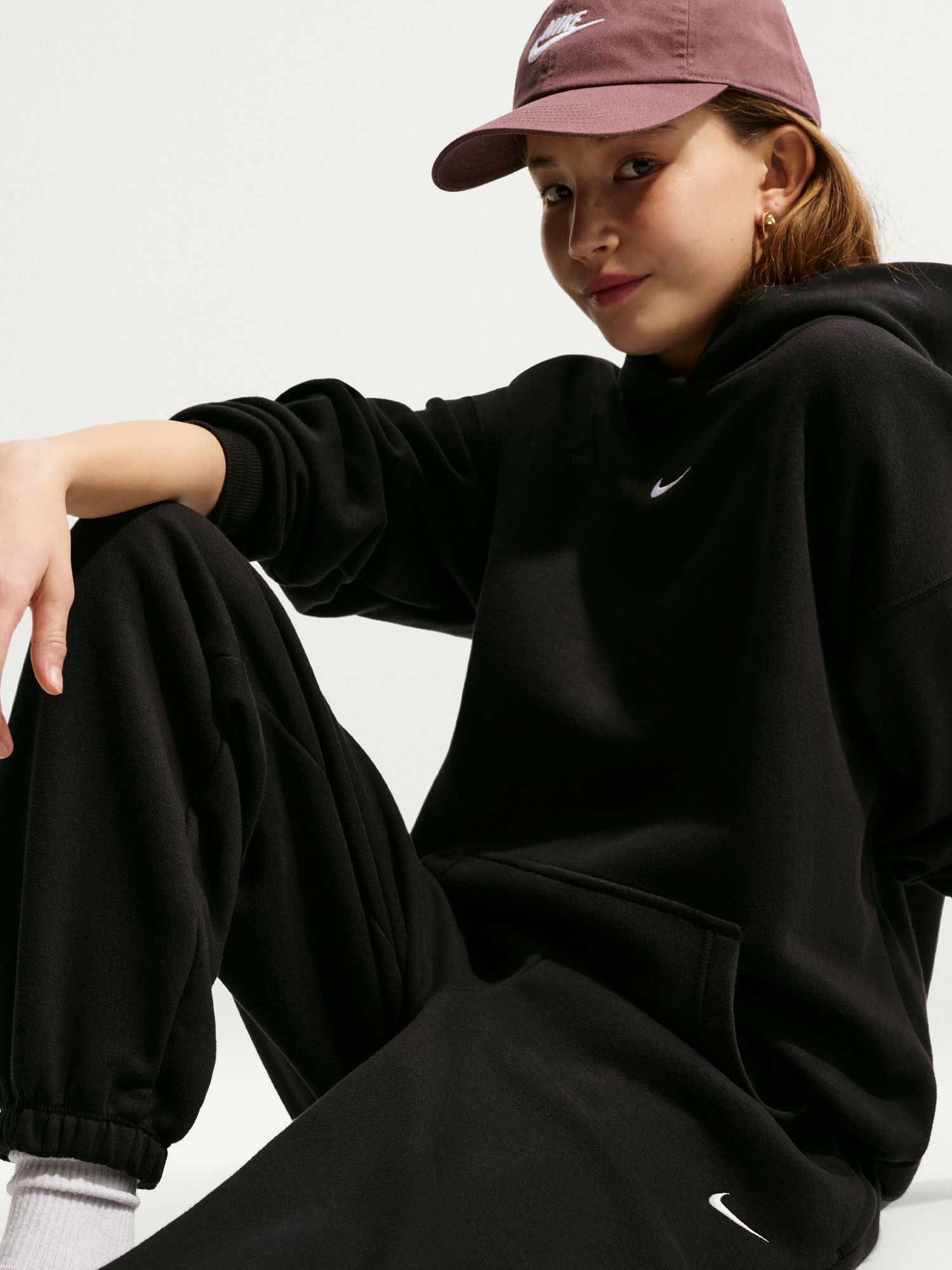 NIKE