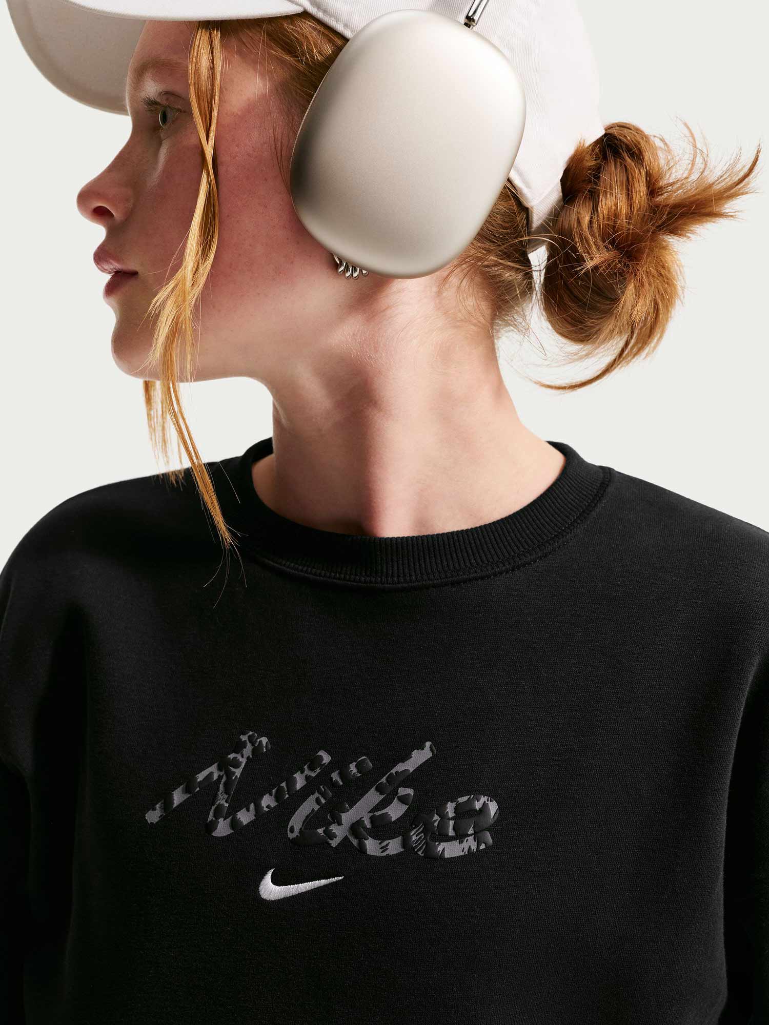 NIKE