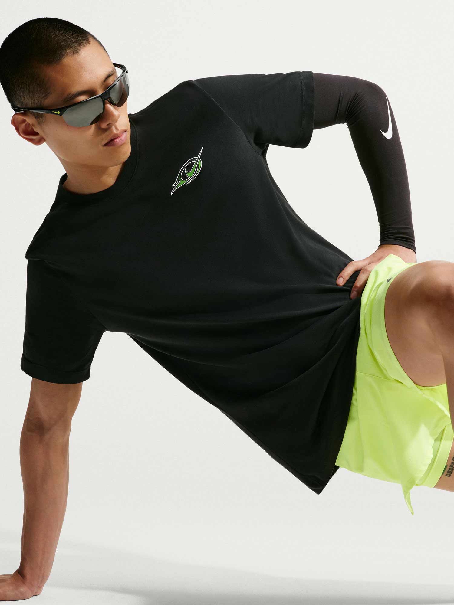 NIKE
