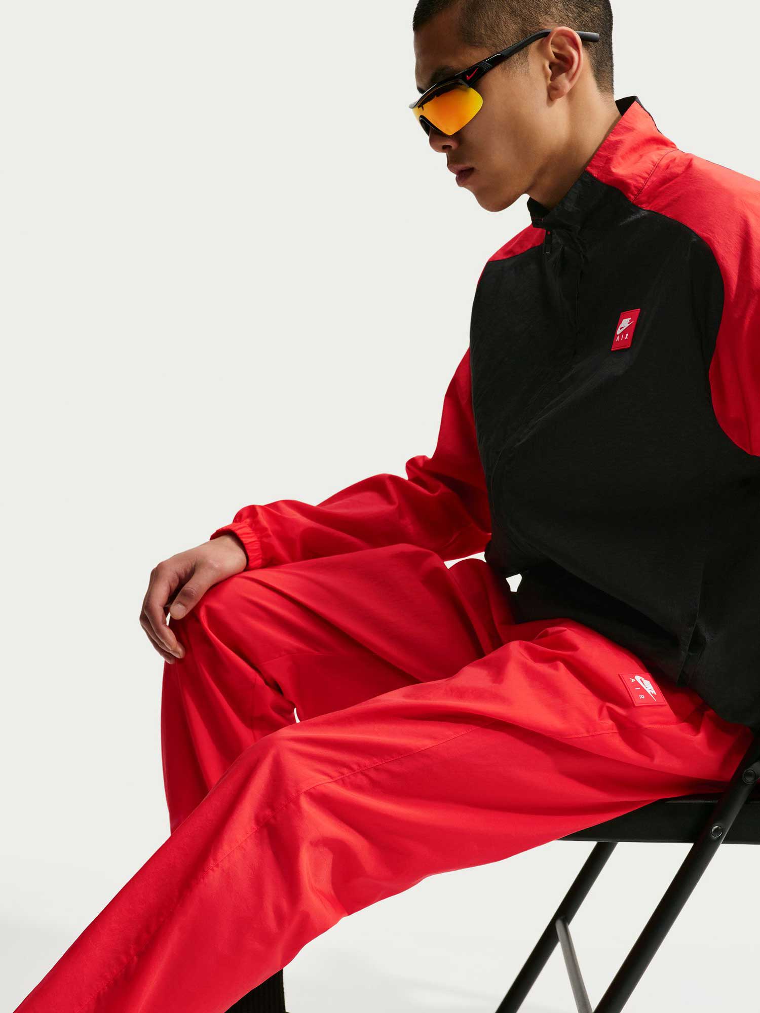 NIKE