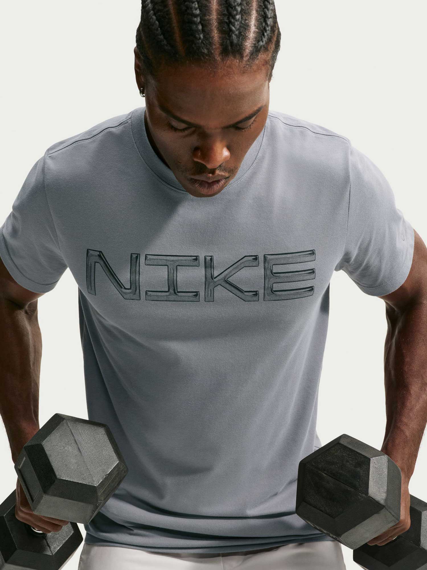 NIKE