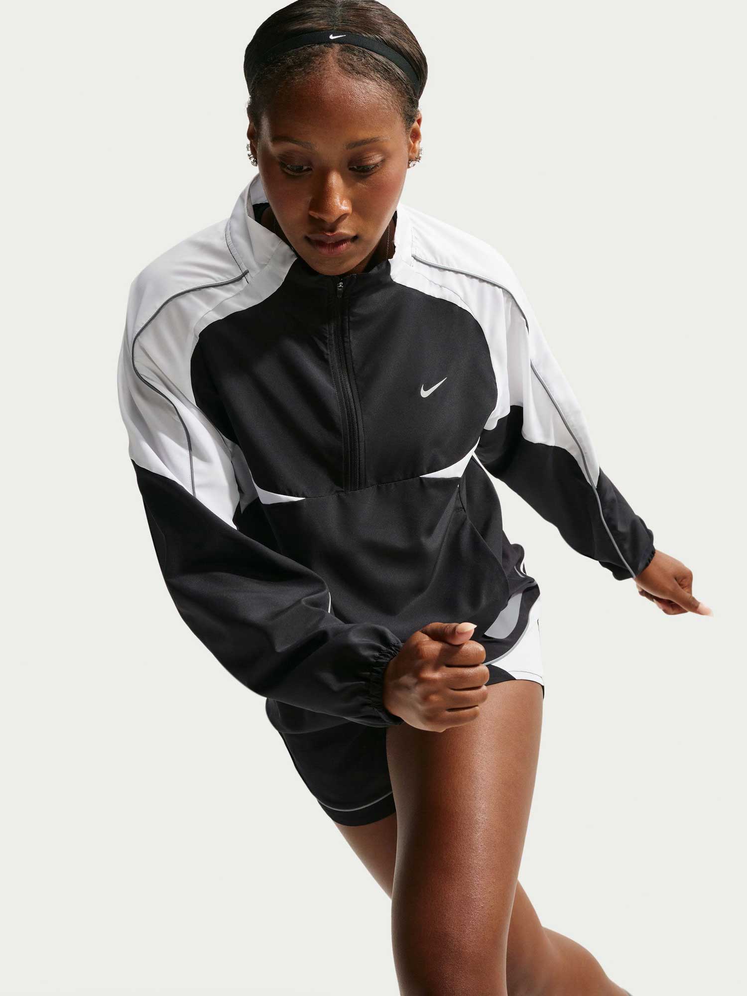 NIKE Ветровка W NK TEMPO SWSH DF JKT