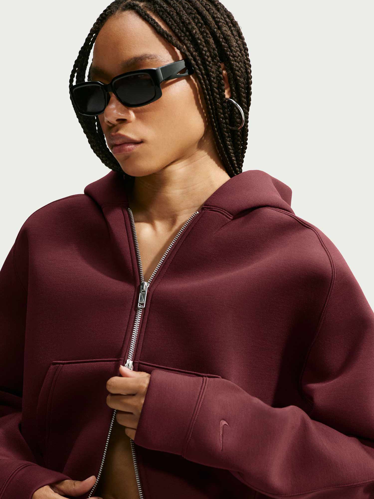 NIKE