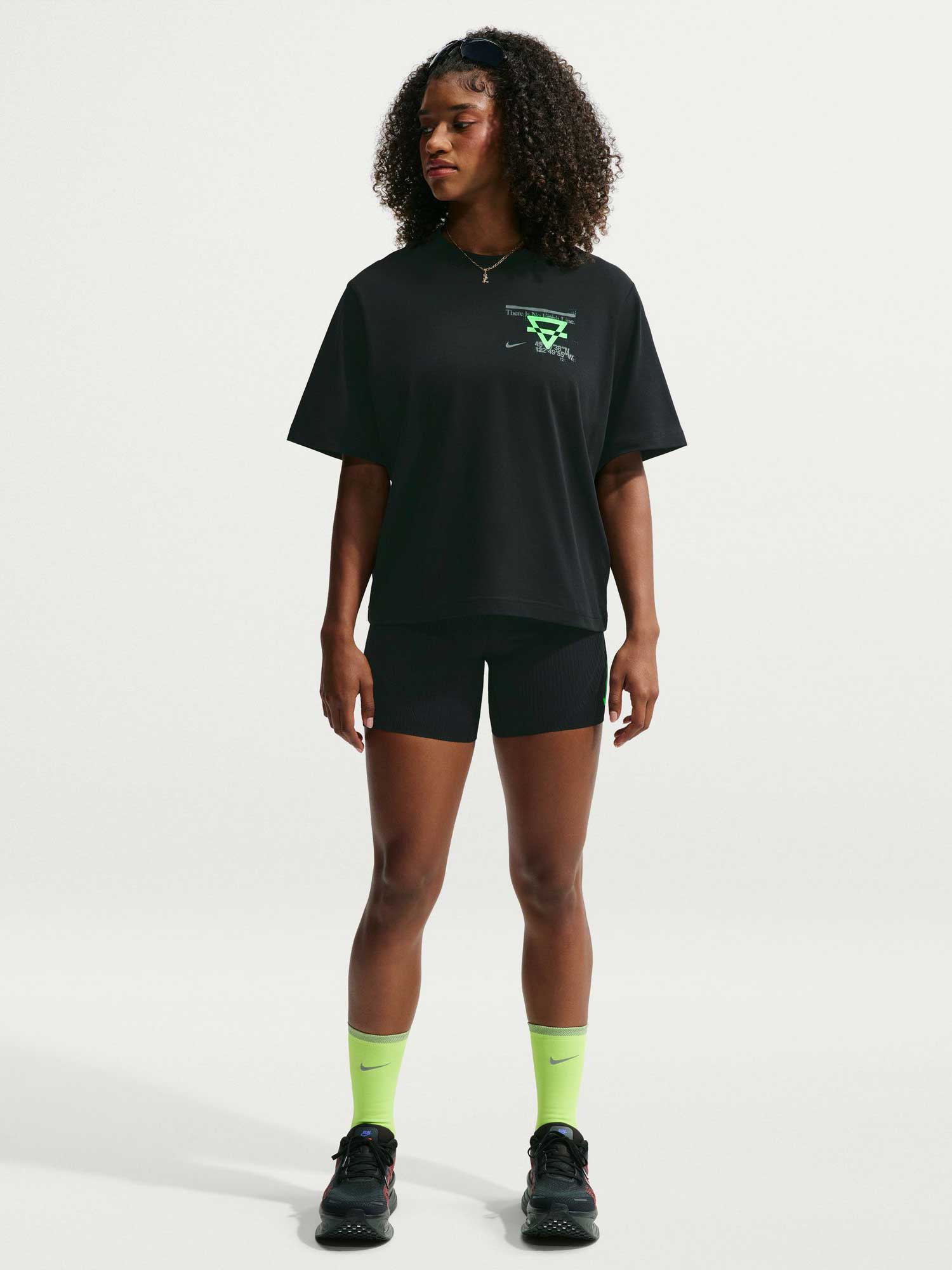 NIKE