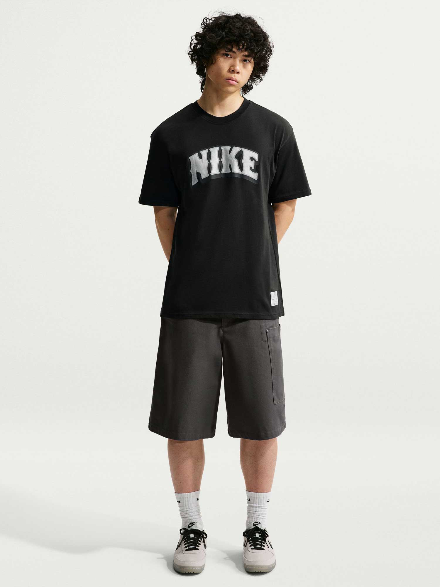 NIKE