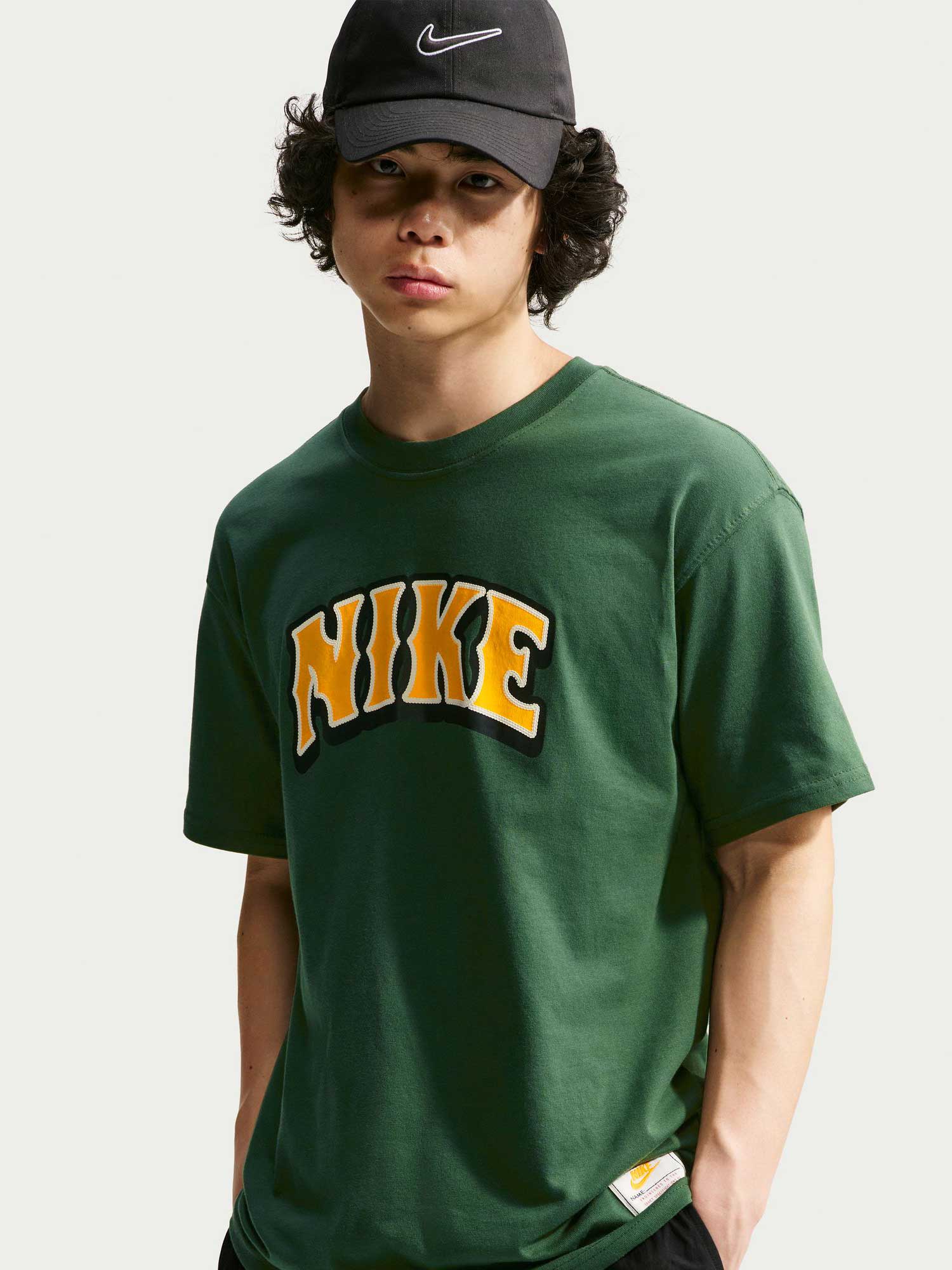 NIKE