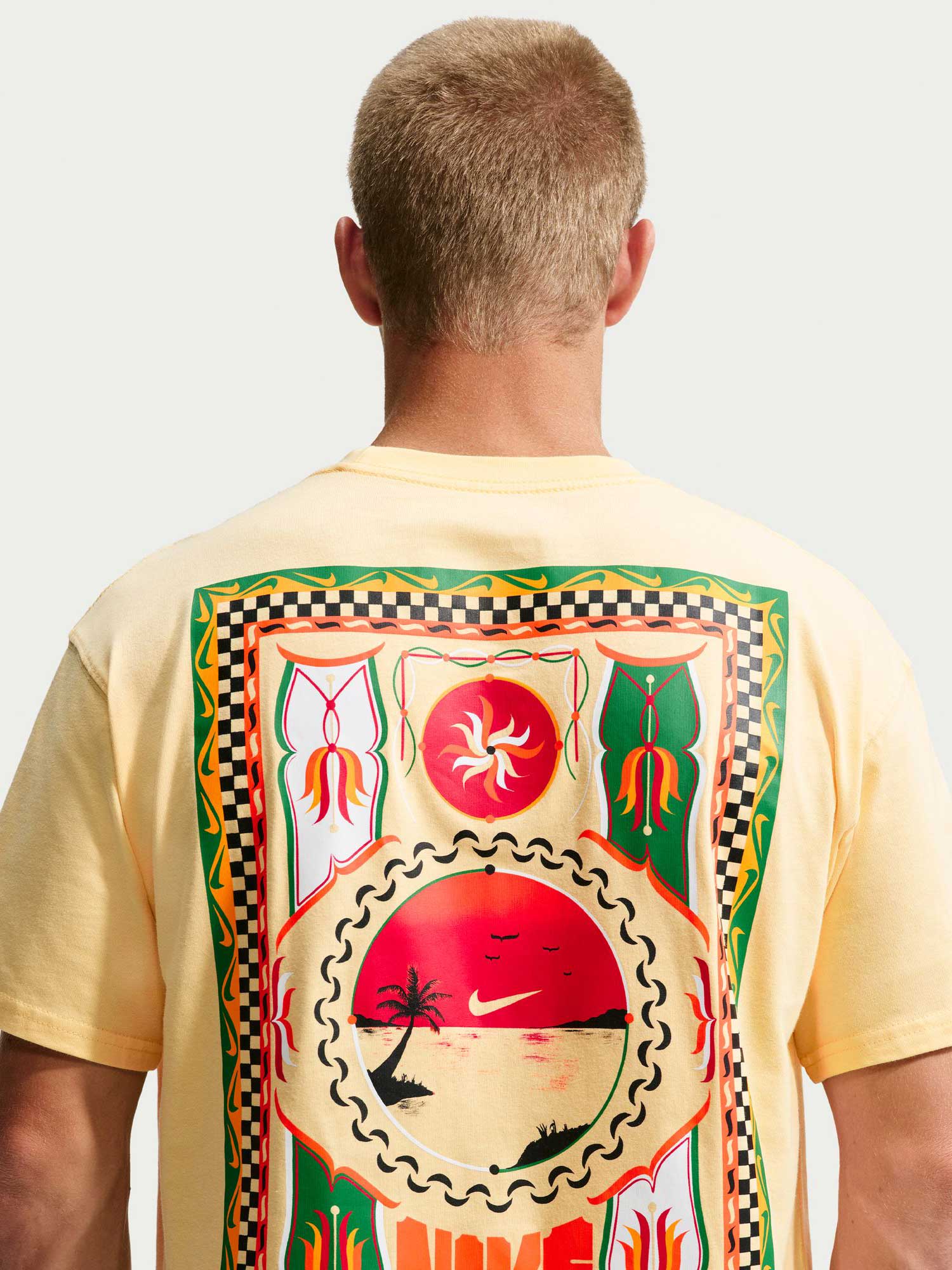 NIKE