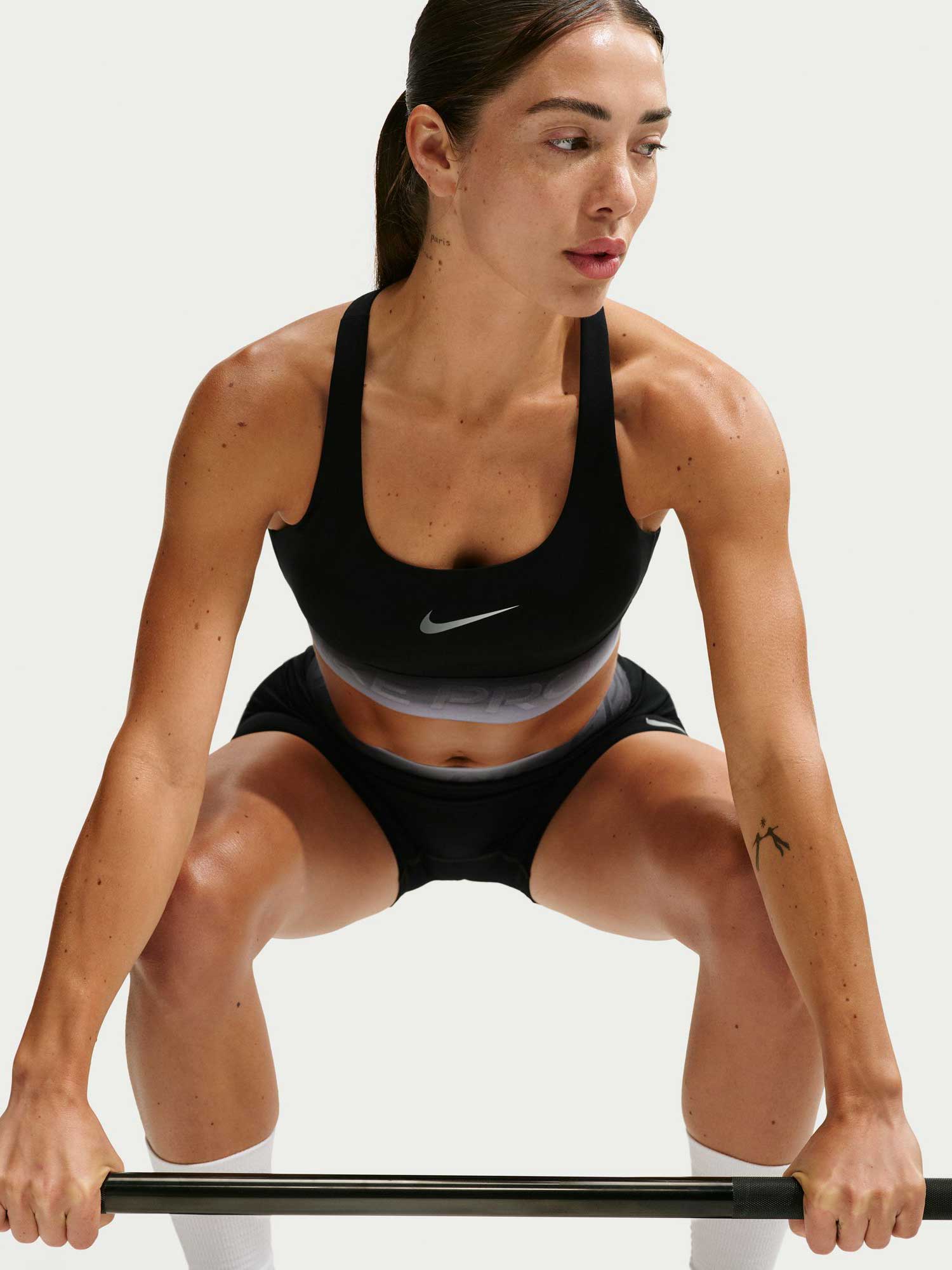 NIKE