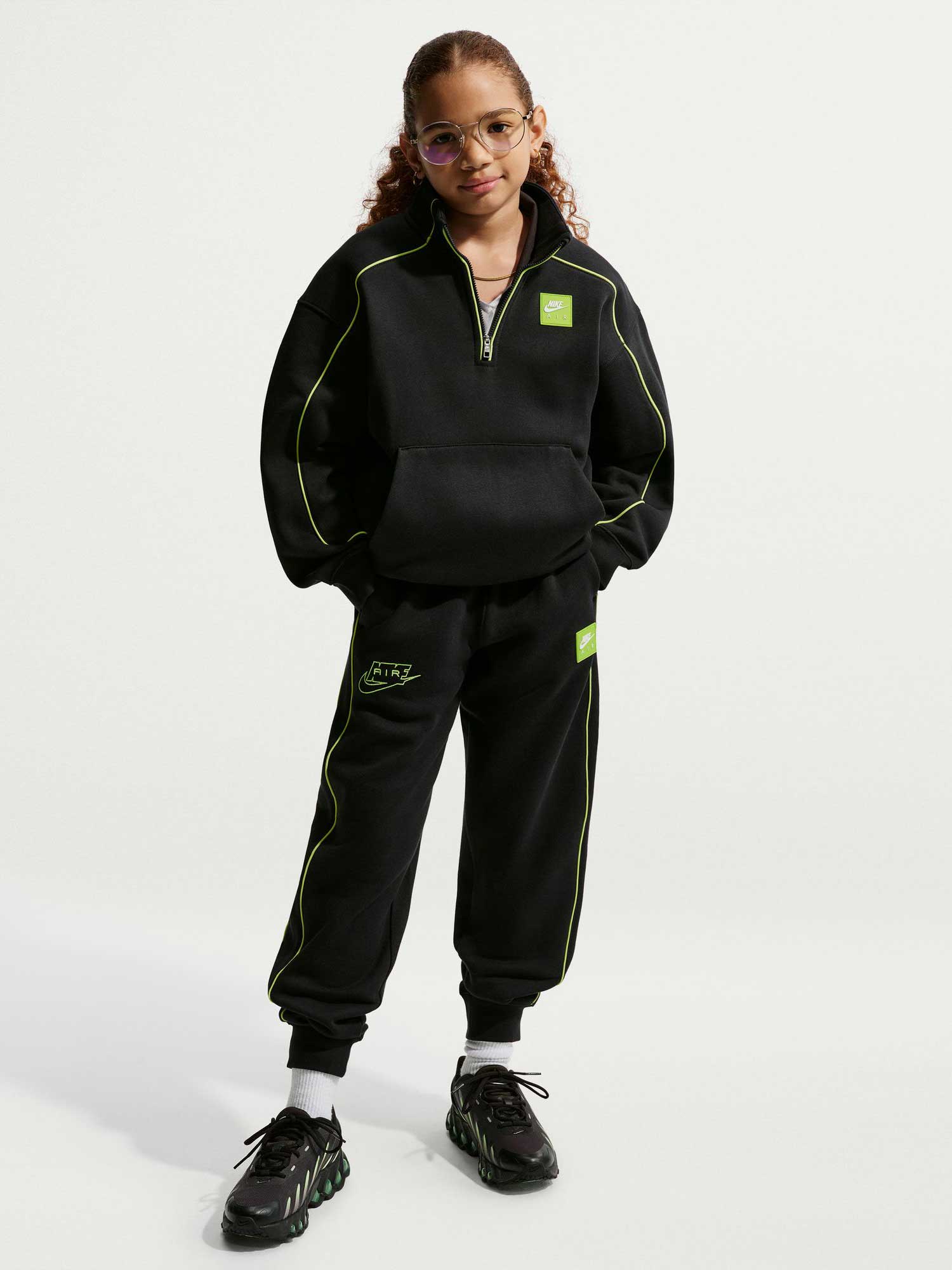NIKE