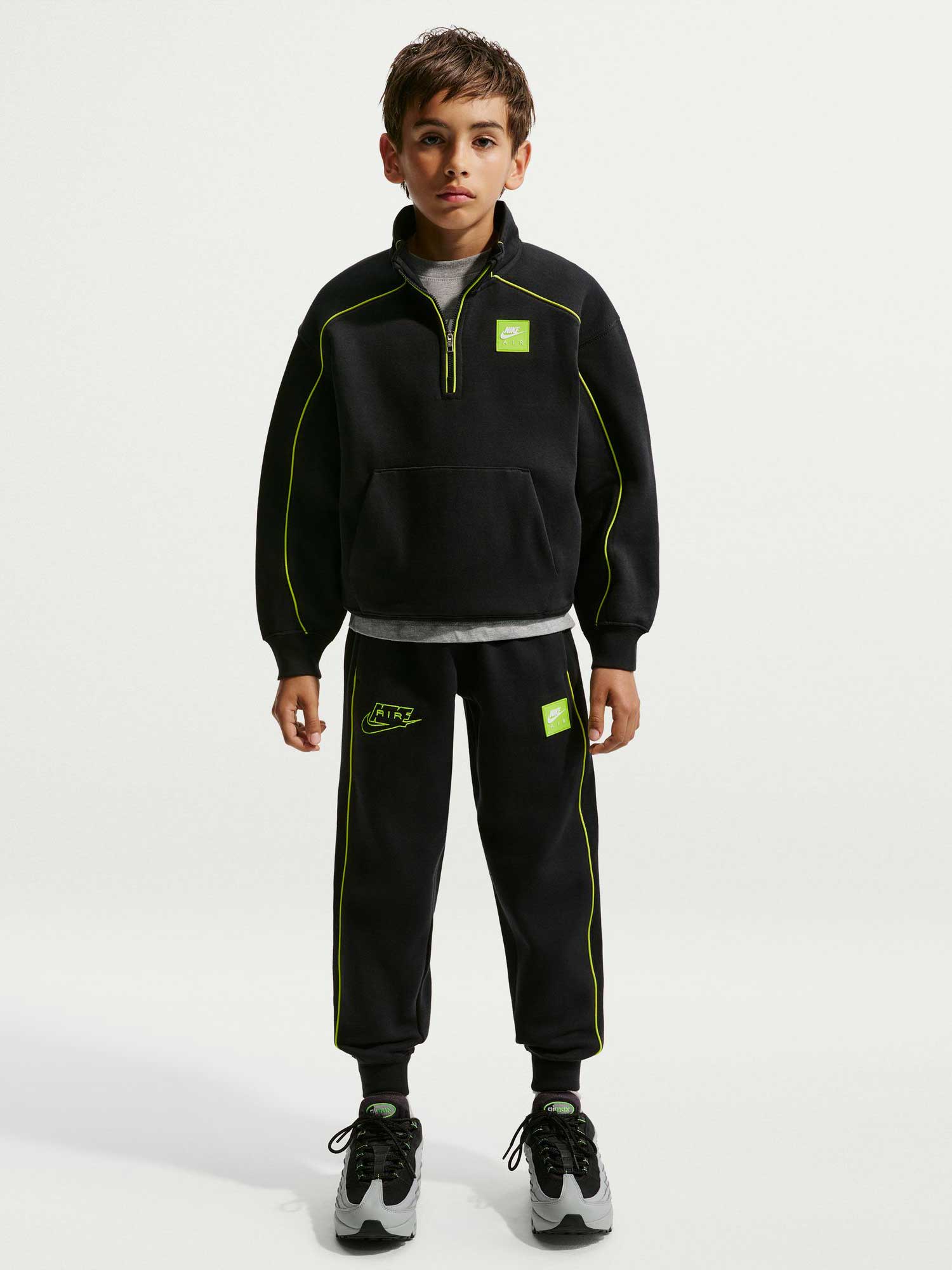 NIKE