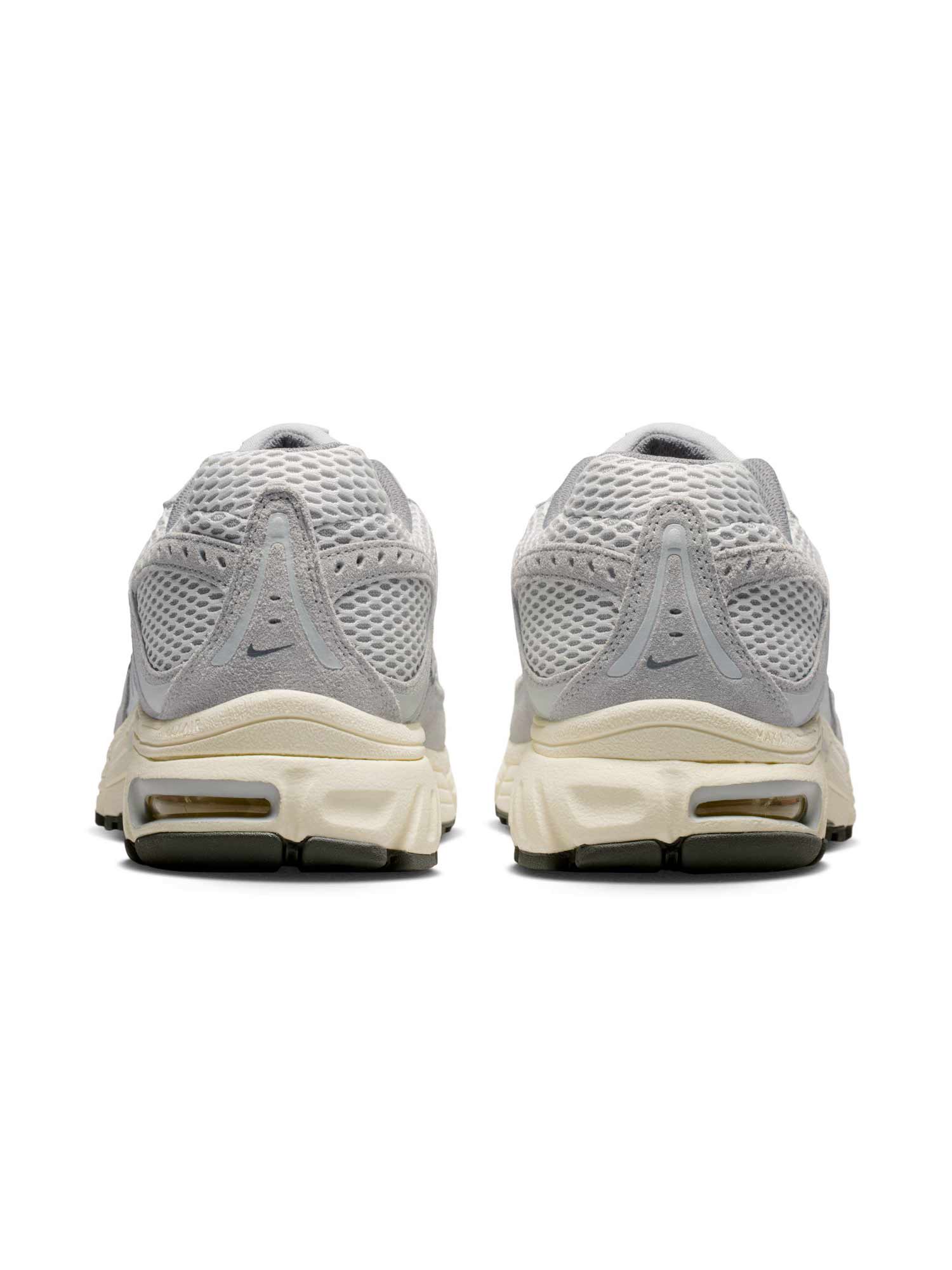 NIKE Обувки AIR MAX MOTO 2K