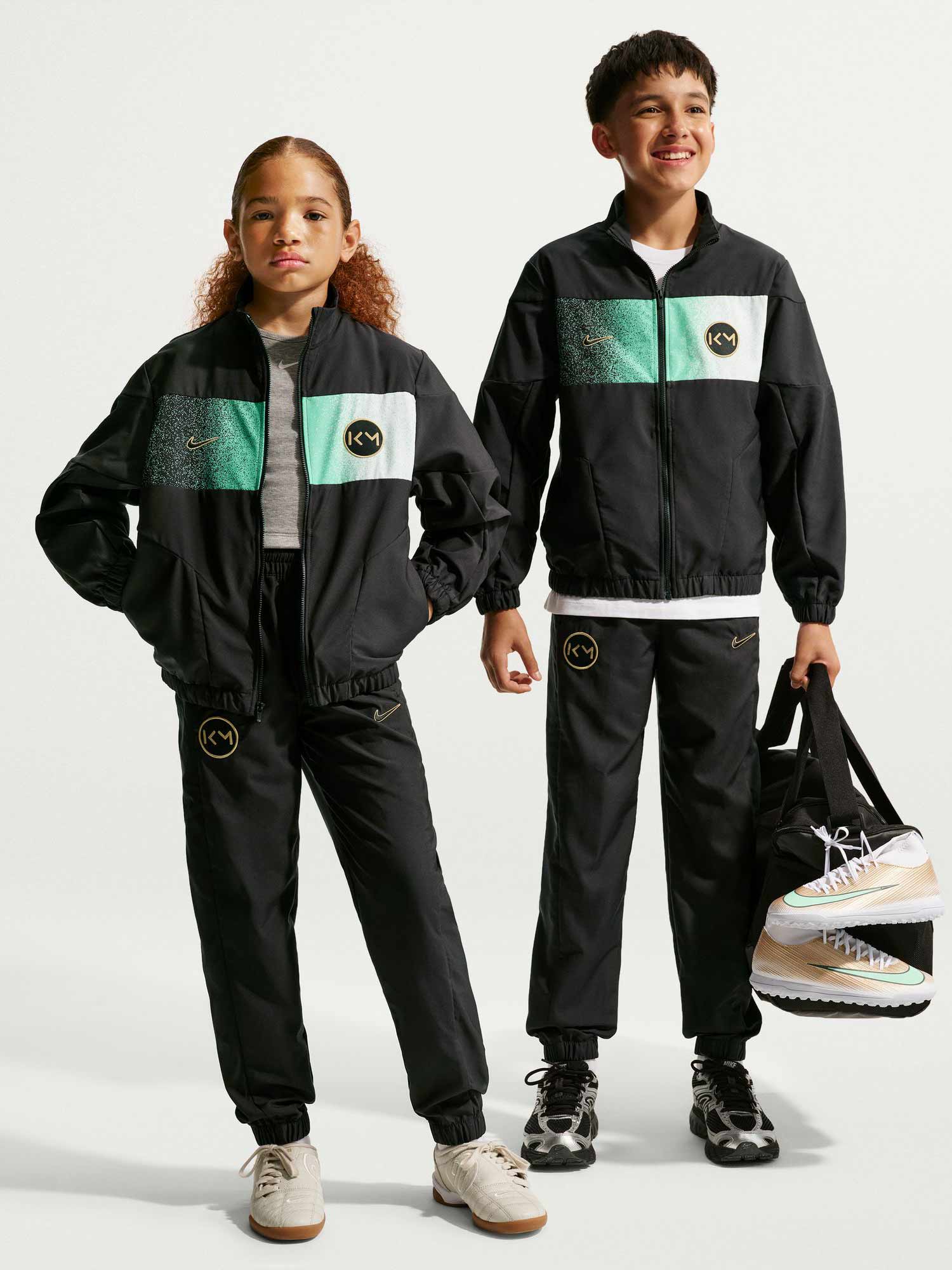 NIKE